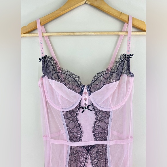 Victoria’s Secret Baby Pink & Black Lace Crystal Detail Corset Top Size 34D - Picture 4 of 8